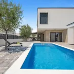 Stunning In With Wifi Holiday home *
