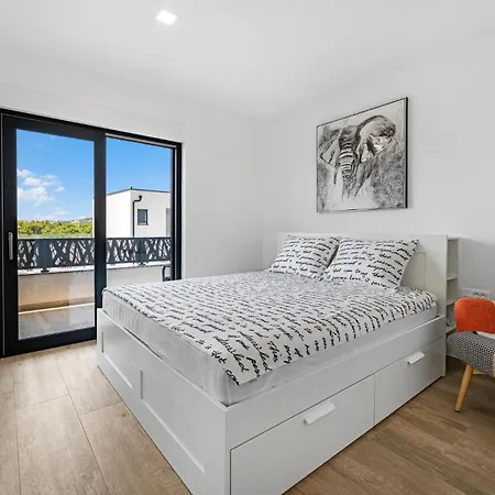 Stunning In With Wifi