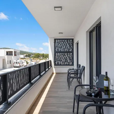 Nyaraló Stunning In With Wifi Vodice