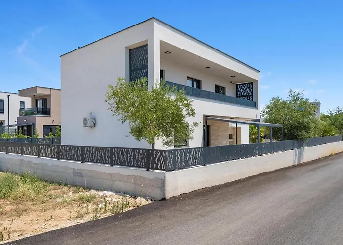 Сasa de vacaciones Stunning In With Wifi Vodice